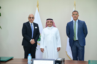 السيد مهدي مانع - معالي الدكتور عبدالرحمن الحميدي - المهندس طارق رؤوف