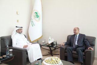 لقاء وزير المالية اليمني